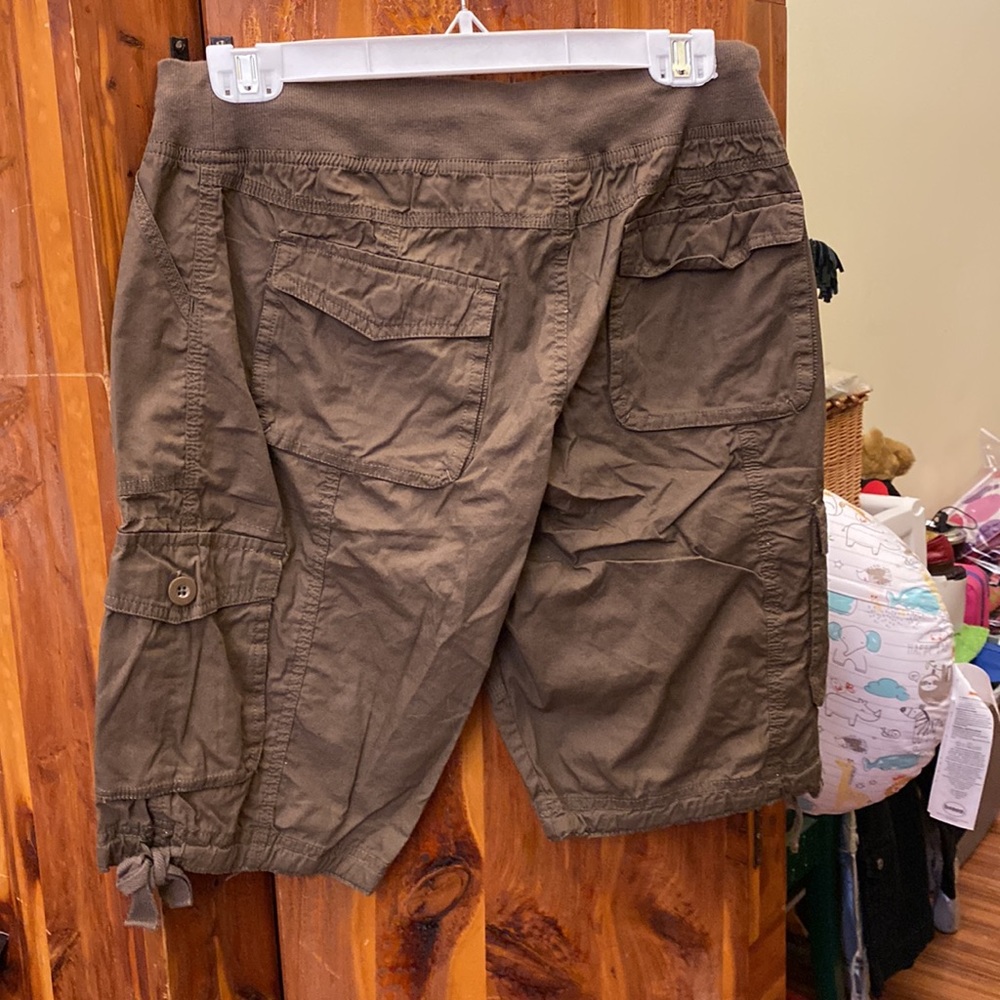 Capris - Picture 2 of 3